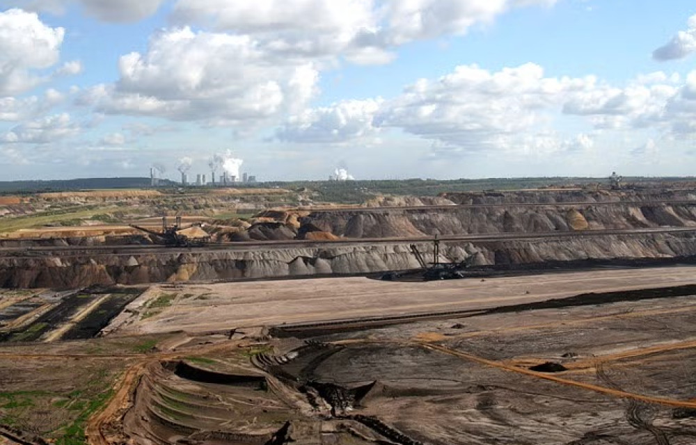 Mine services contract extended in Qld's Bowen Basin; operational continuity secured, subcontracting opportunities emerging, capex undisclosedarticle image